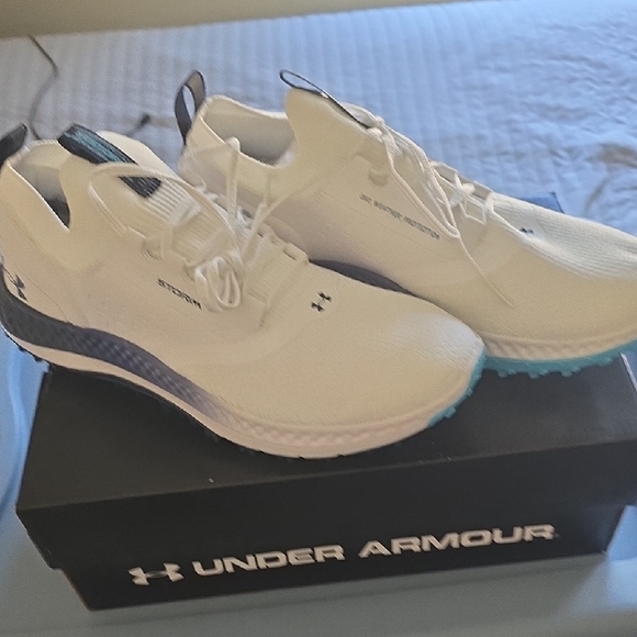 Under Armour White and Navy Sports Shoes - Picture 4 of 7